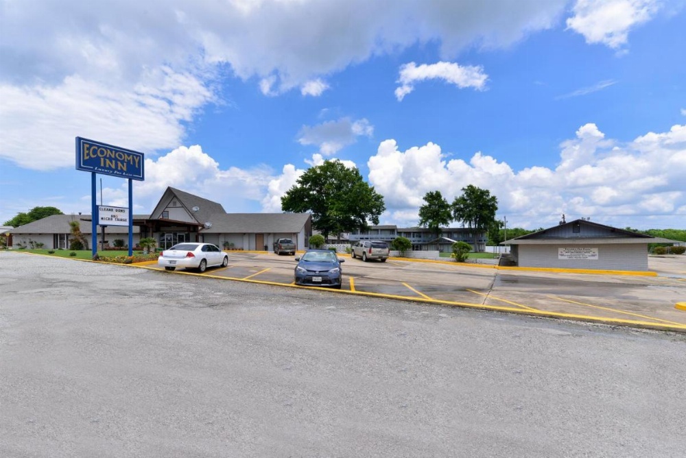 Economy Inn Ardmore Image 17